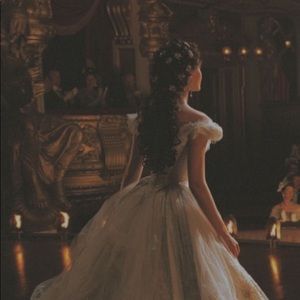 Meet your Posher, Ava